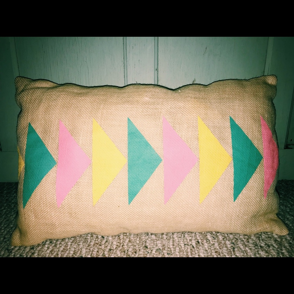 Burlap pillow